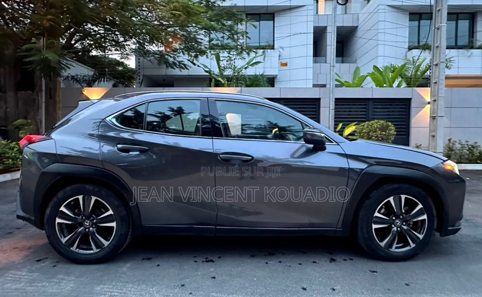 Lexus UX 200 2020 Argenté