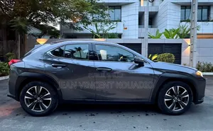 Lexus UX 200 2020 Argenté