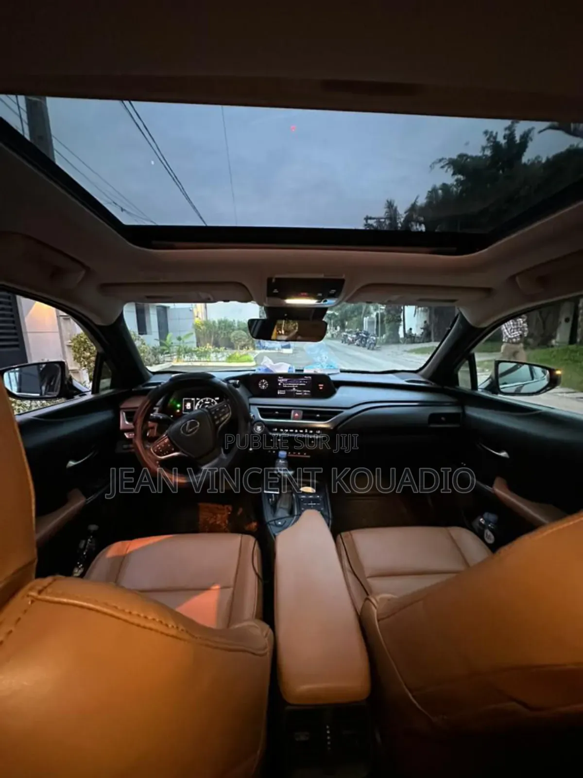 Lexus UX 200 2020 Argenté