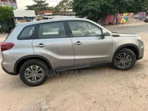 Suzuki Vitara 2019 Gris