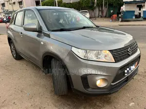 Suzuki Vitara 2019 Gris