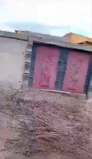 4chbre Villa dans Beraka Corporation, Daloa à Vendre