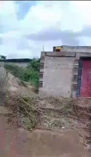 4chbre Villa dans Beraka Corporation, Daloa à Vendre