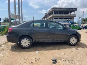 Toyota Yaris SE Hatchback 5dr 2012 Black