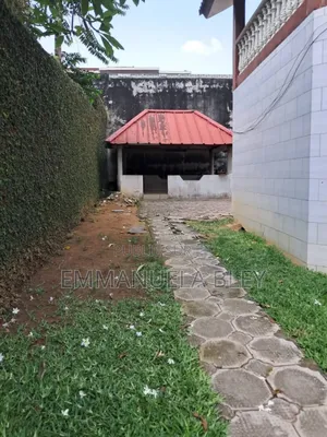 6chbre Villa dans Deux Plateaux à Vendre