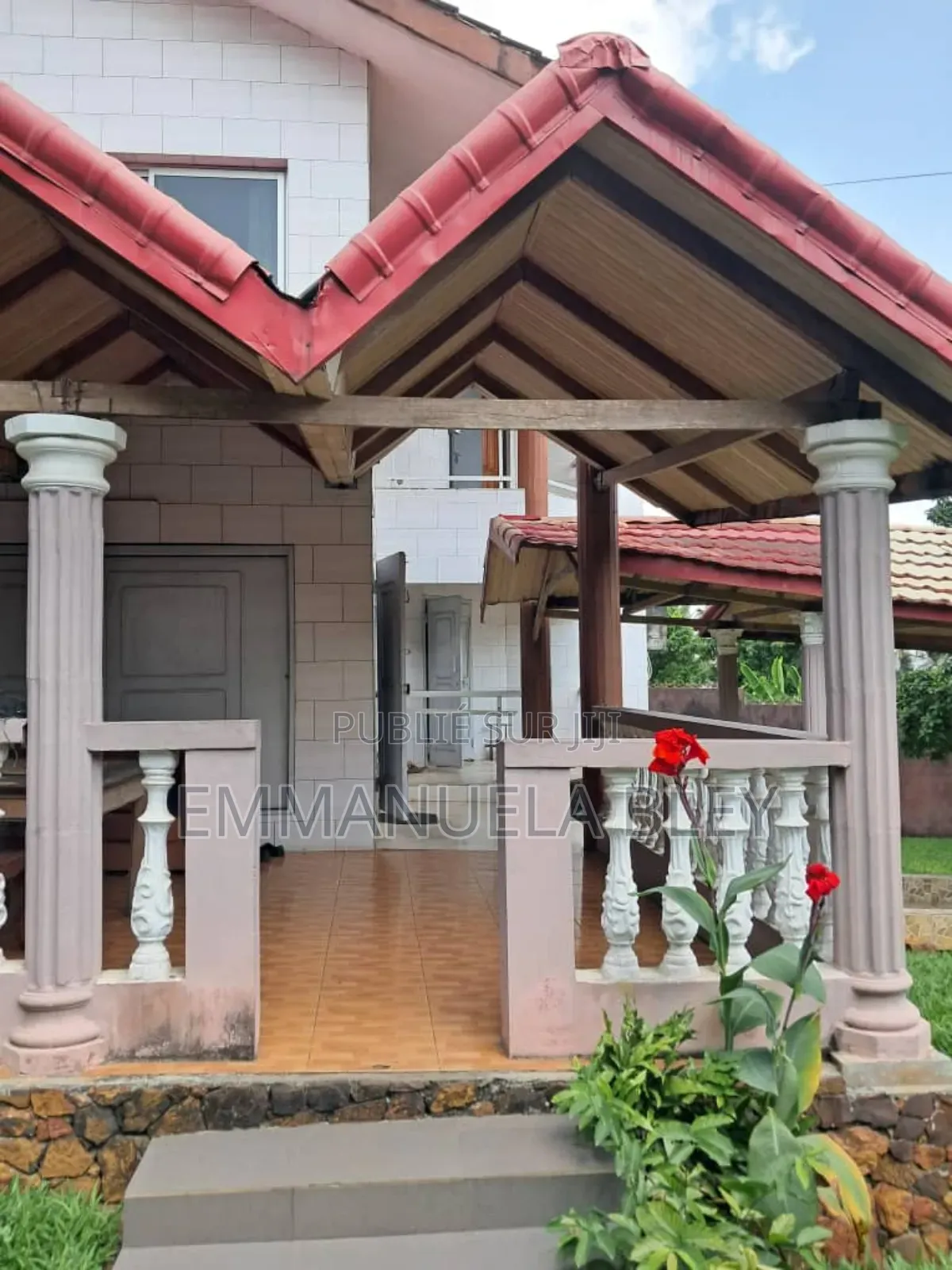 6chbre Villa dans Deux Plateaux à Vendre