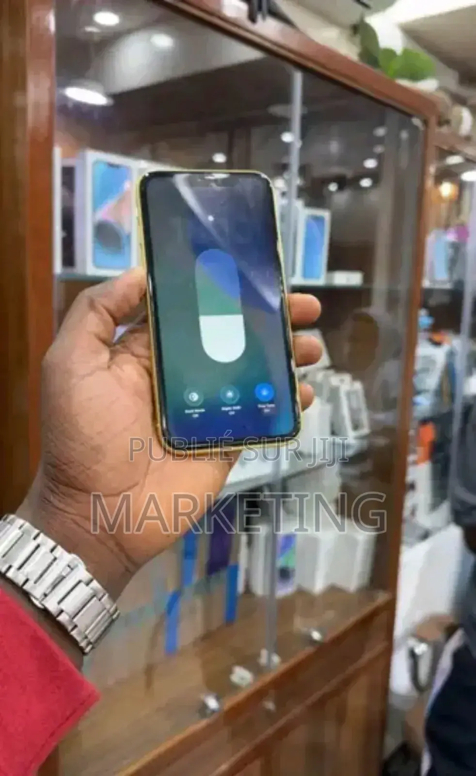 New Apple iPhone 11 64 GB Jaune