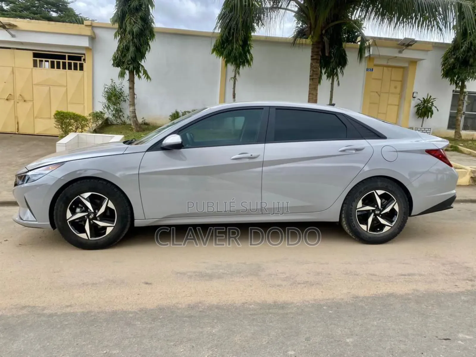 Hyundai Elantra 2021 Gris