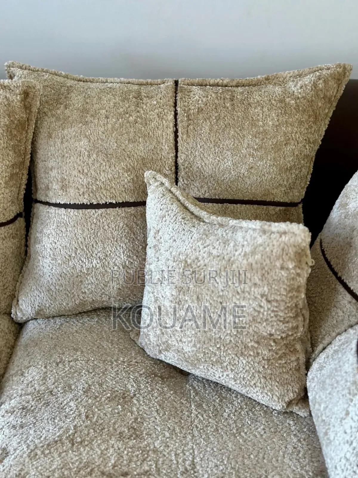 Salon Complet Neuf Disponible