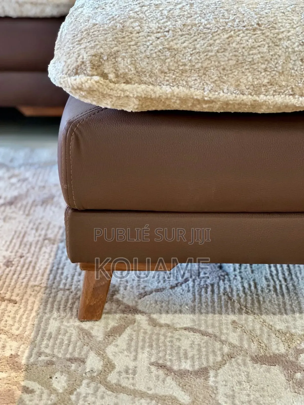 Salon Complet Neuf Disponible