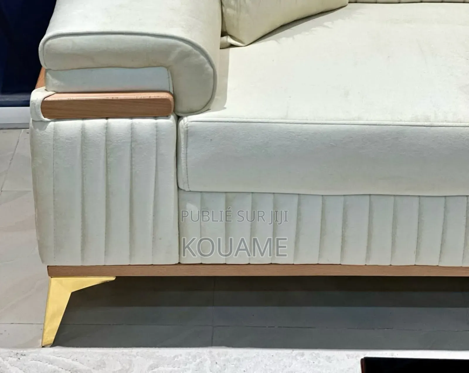 Salon Complet Disponible Neuf