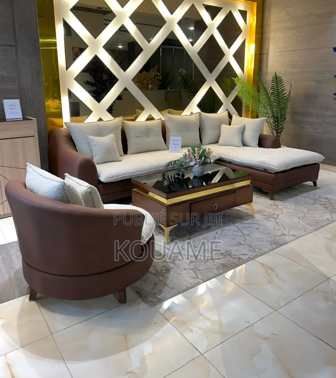 Salon Neuf Disponible