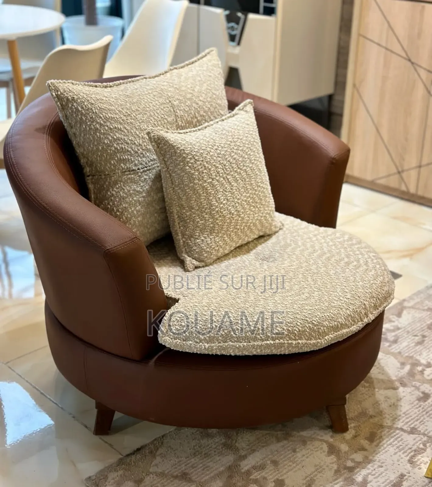 Salon Neuf Disponible