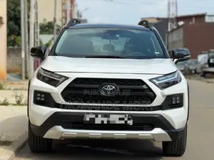 Toyota RAV4 Limited 2025 Blanc