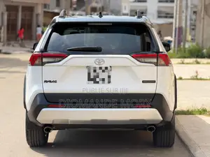 Toyota RAV4 Limited 2025 Blanc