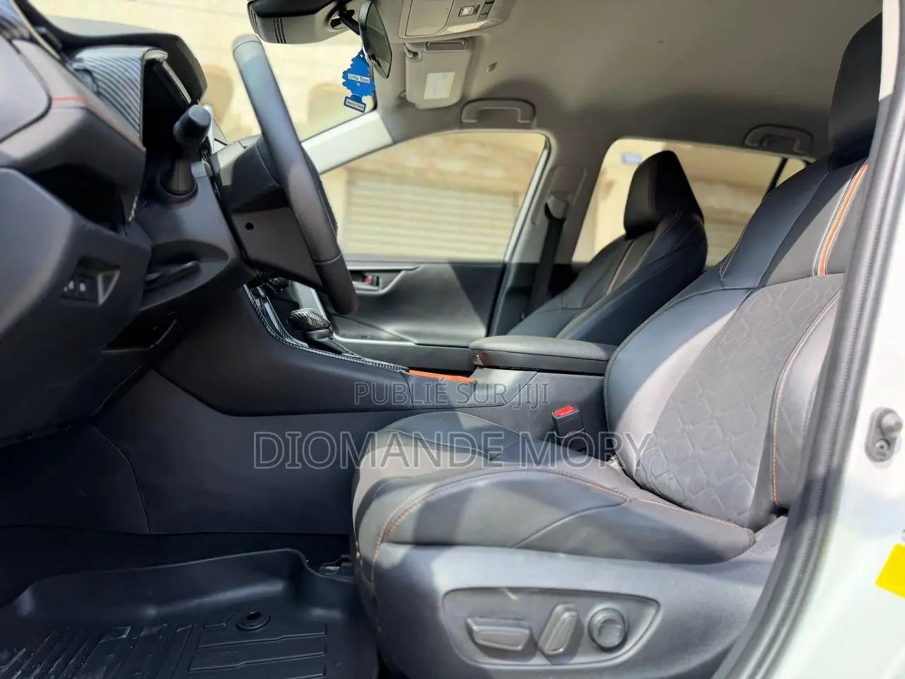 Toyota RAV4 Limited 2025 Blanc