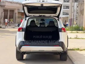 Toyota RAV4 Limited 2025 Blanc