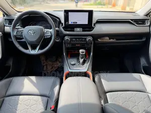 Toyota RAV4 Limited 2025 Blanc