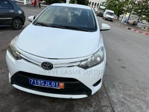 Toyota Yaris 2015 Blanc
