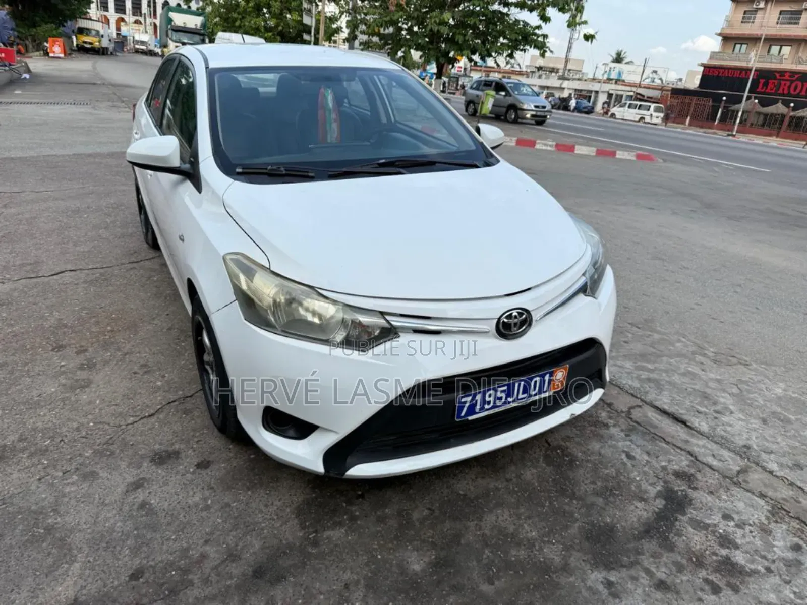 Toyota Yaris 2015 Blanc