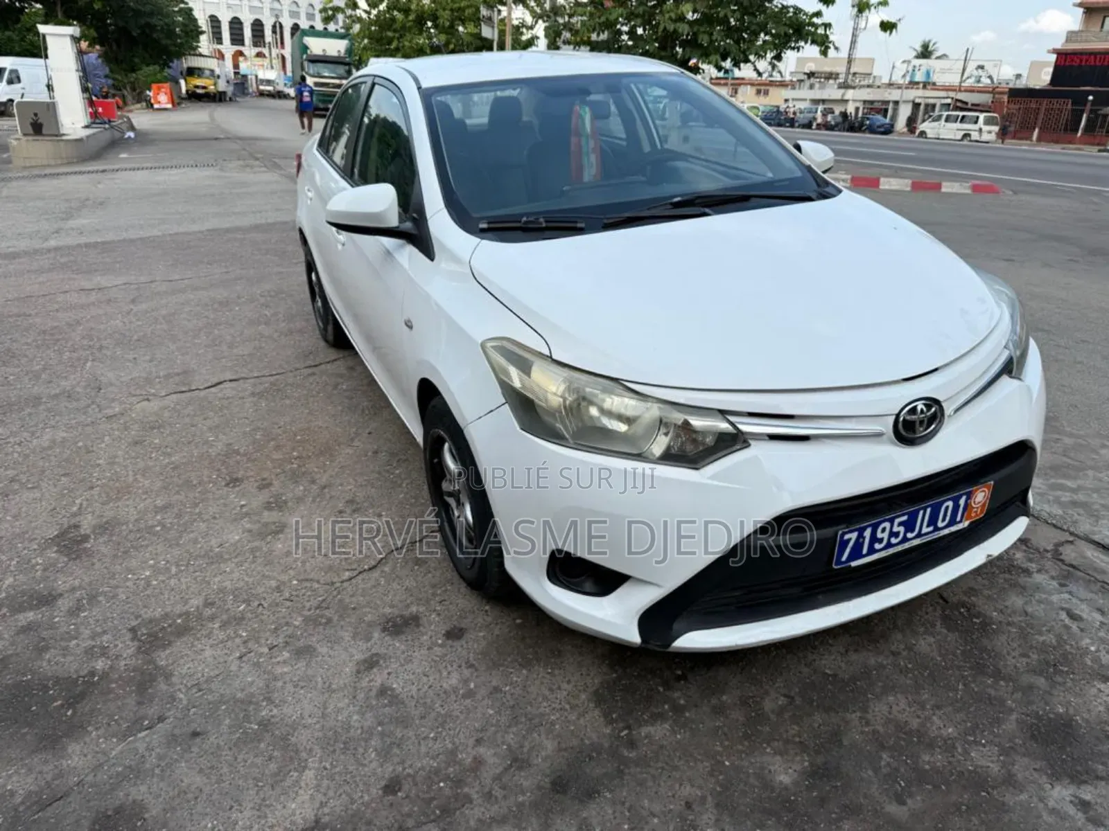 Toyota Yaris 2015 Blanc