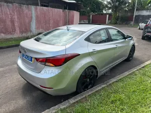 Hyundai Elantra 2016 Gris