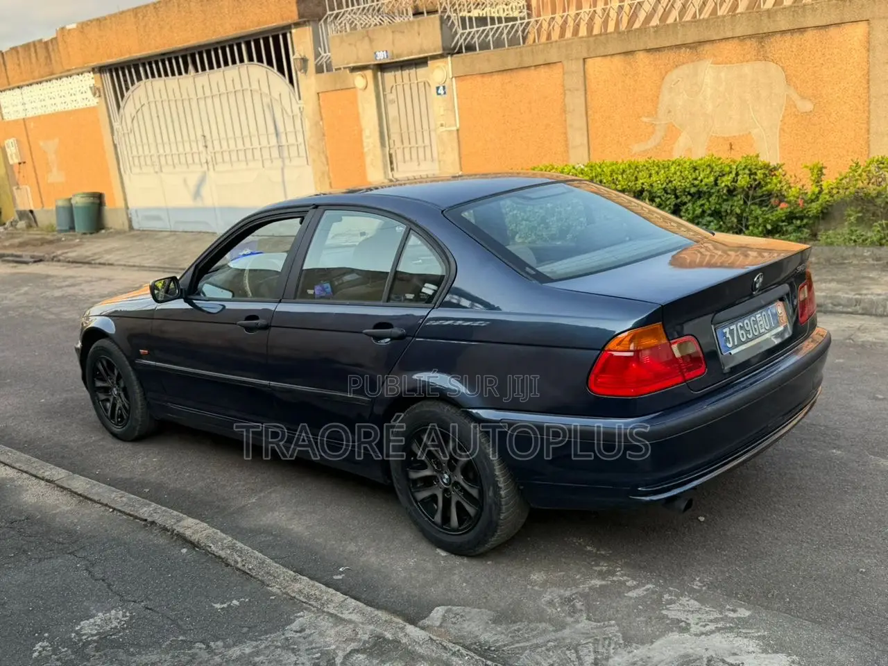 BMW 318i 1999 Blue