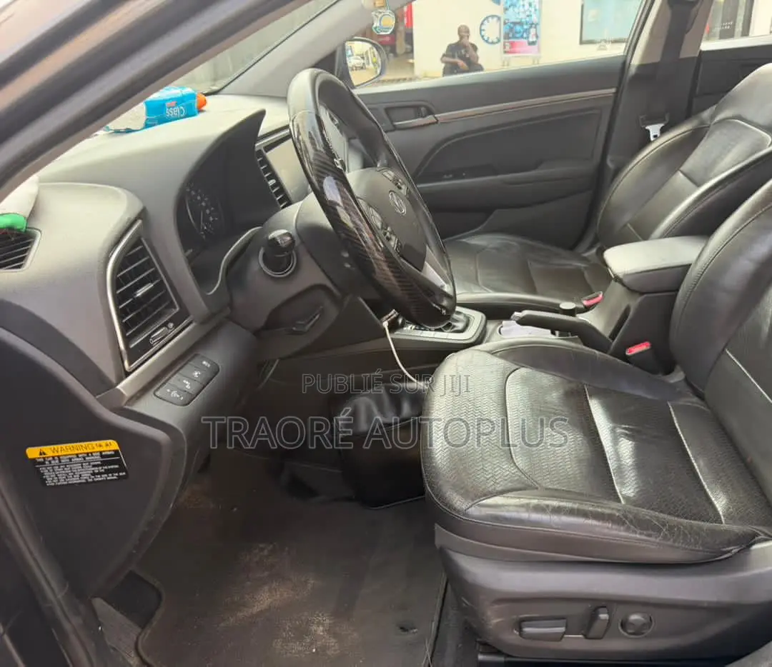 Hyundai Elantra 2018 Gris