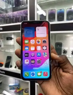 New Apple iPhone 11 64 GB Argenté