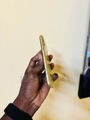 Apple iPhone 11 64 GB Jaune