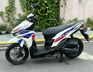 New Honda CB 2025 Blanc