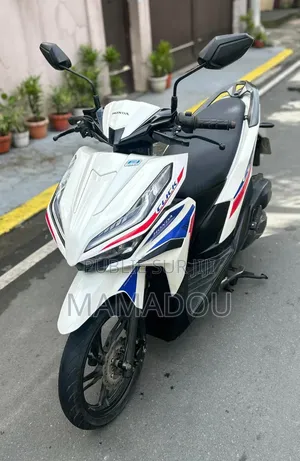 New Honda CB 2025 Blanc