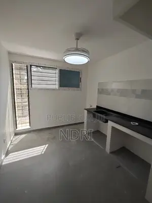 3chbre Appartement dans Building House, Cocody à Vendre