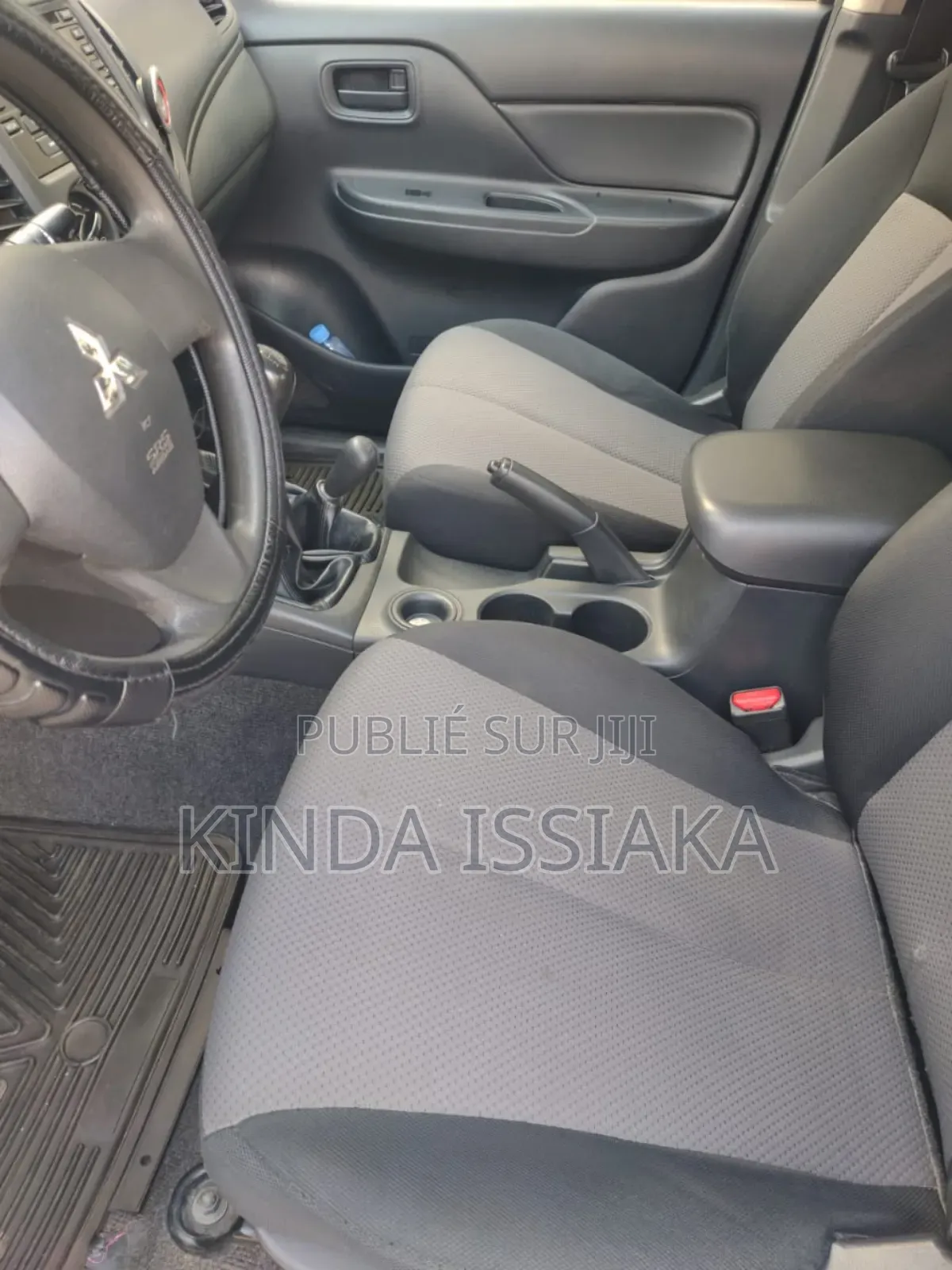 Mitsubishi L200 2023 Blanc cassé