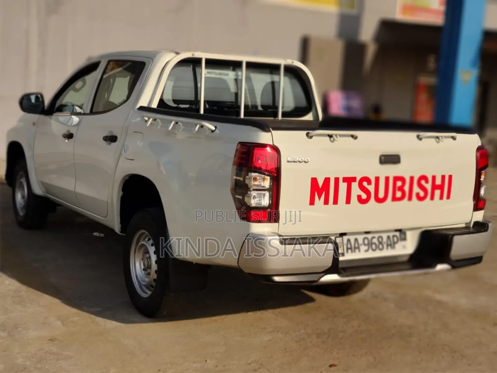 Mitsubishi L200 2023 Blanc cassé