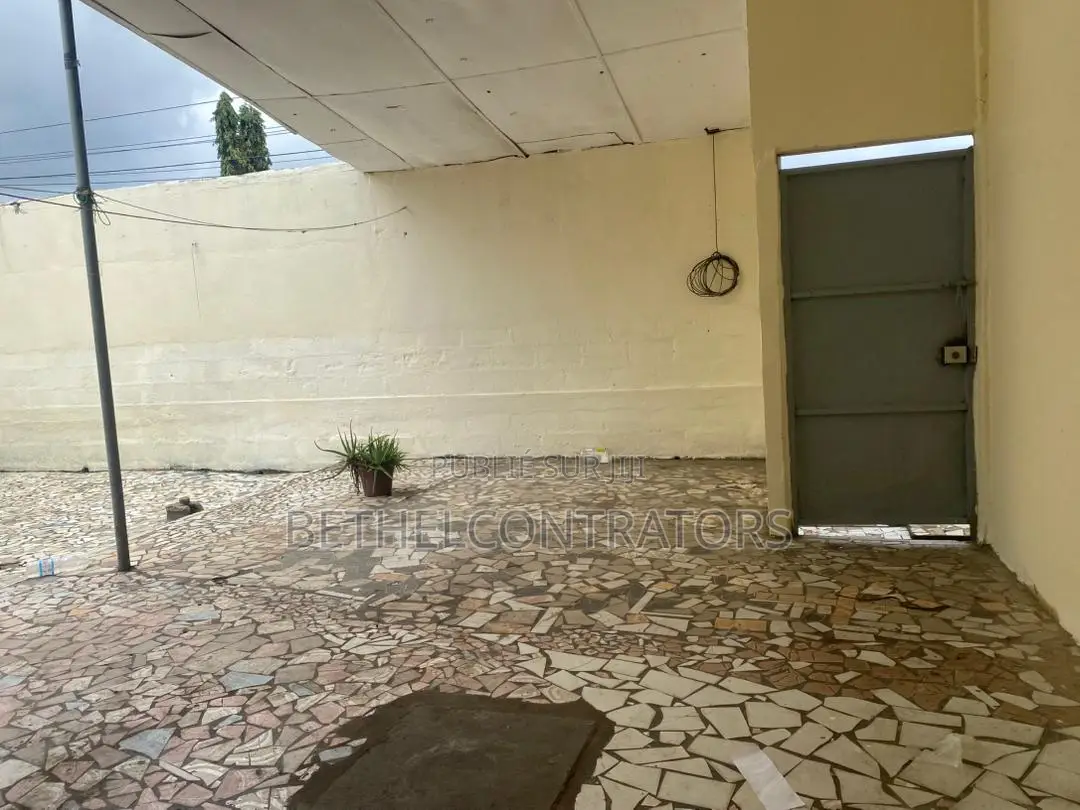 5chbre Appartement dans Bethelcontractors, Deux Plateaux à Louer