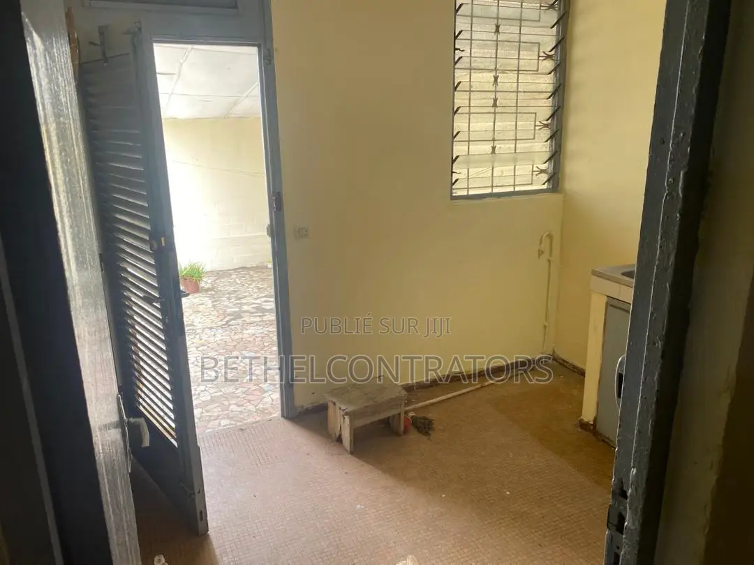 5chbre Appartement dans Bethelcontractors, Deux Plateaux à Louer