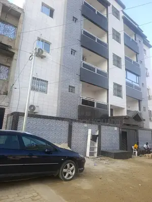 2chbre Appartement dans Agpid, Cocody à Louer