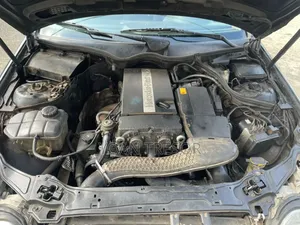 Mercedes-Benz C200 2004 Ivoire