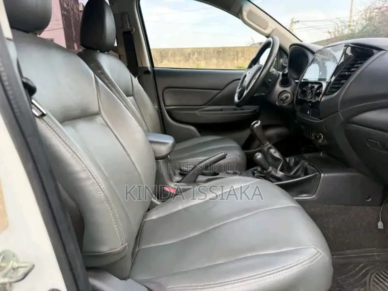 Mitsubishi L200 2021 Blanc cassé