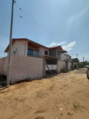 4chbre Duplex dans Grand-Bassam à Louer