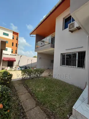 4chbre Duplex dans Grand-Bassam à Louer
