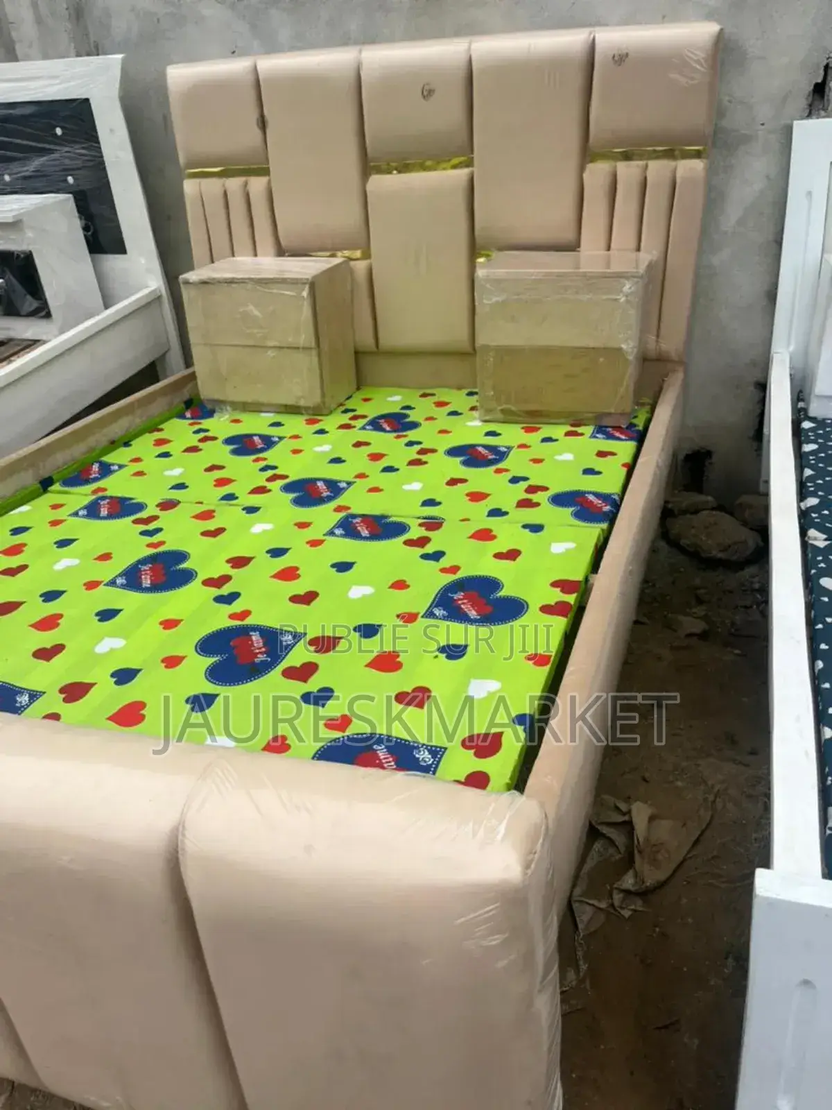 Lit Et Fauteuil