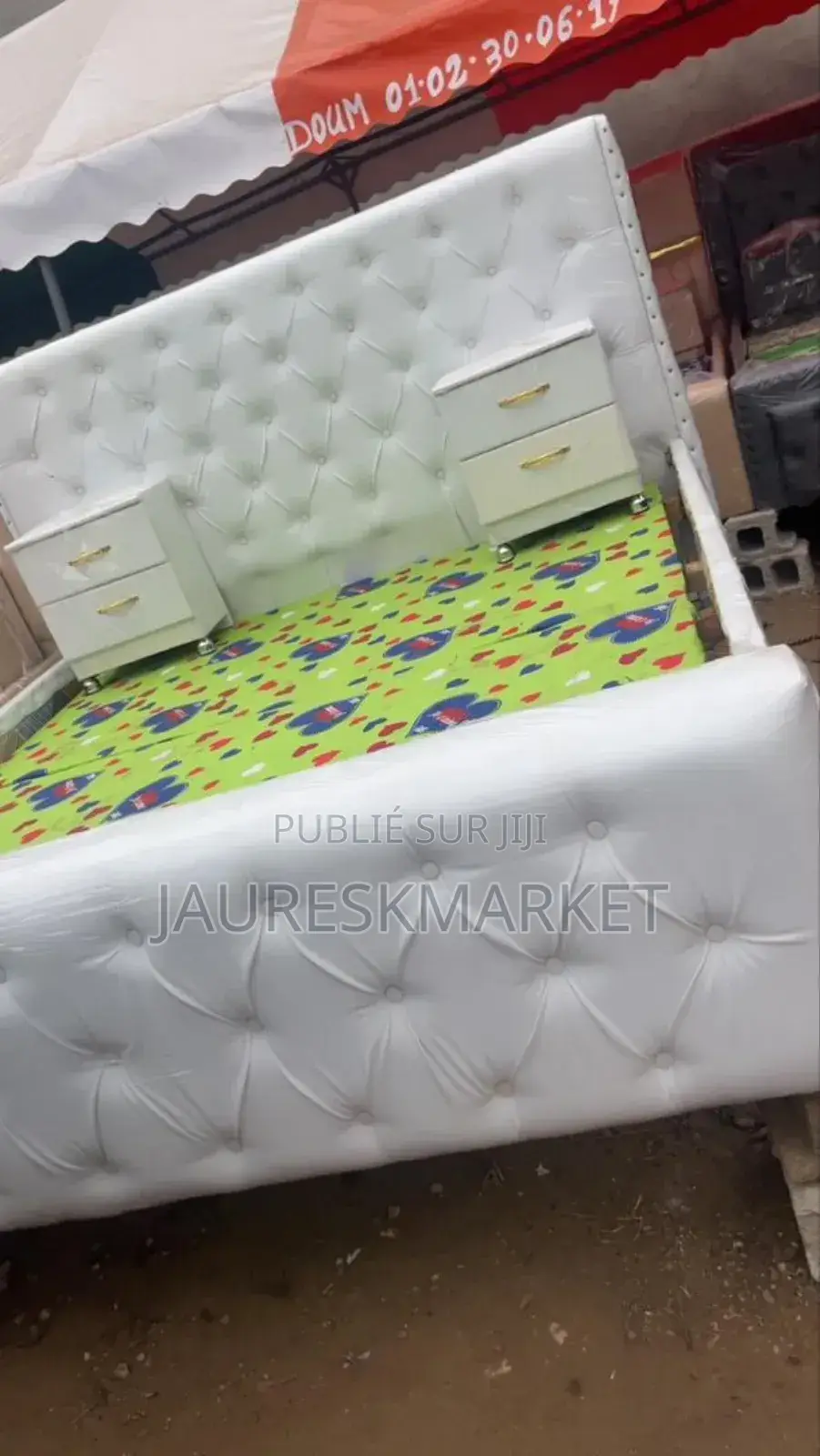 Lit Et Fauteuil