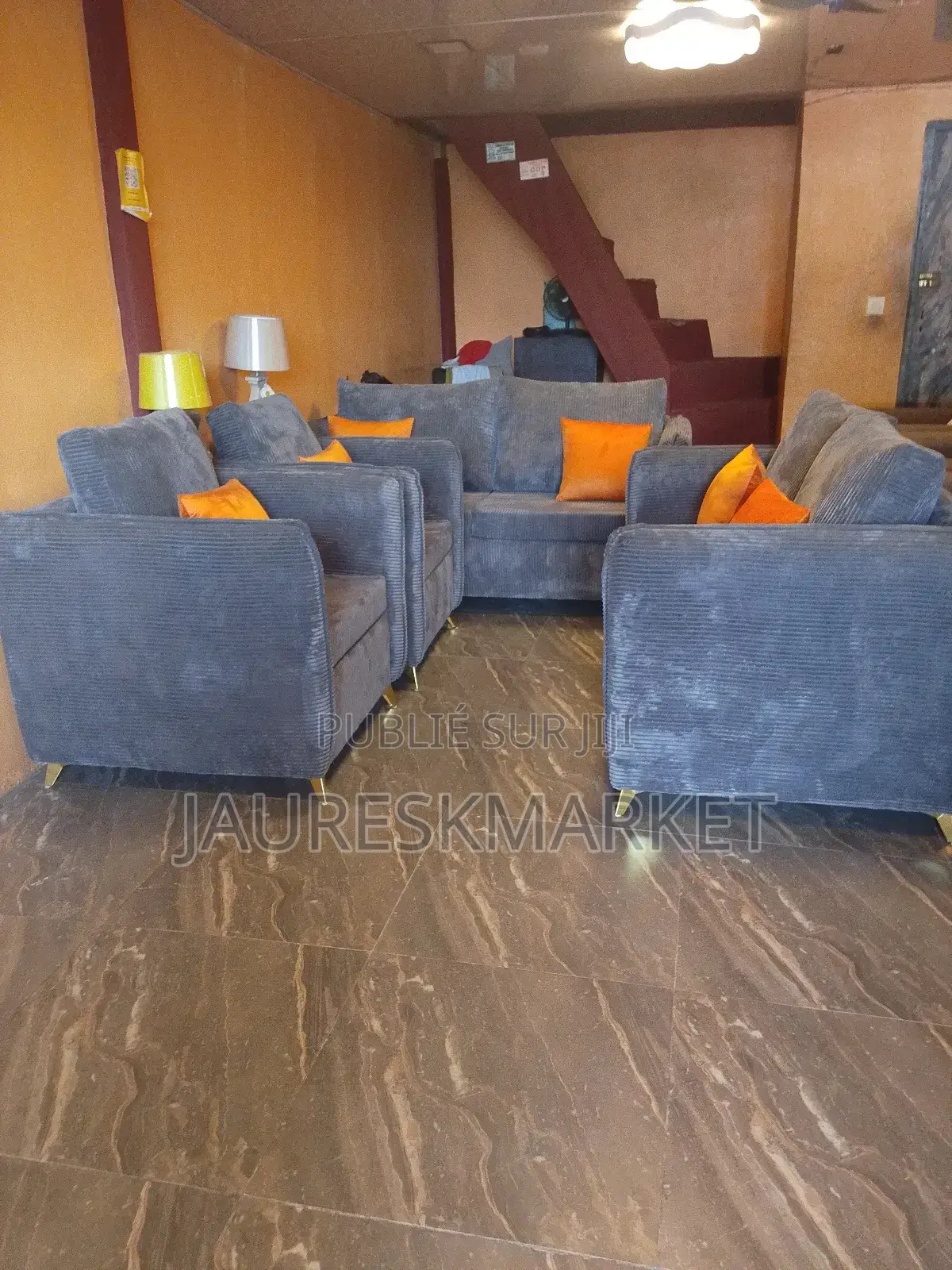 Lit Et Fauteuil