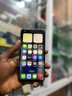 Apple iPhone 11 Pro Max 64 GB Doré