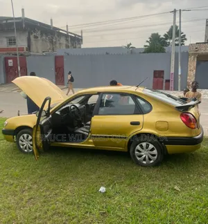 Toyota Corolla 2005 Doré