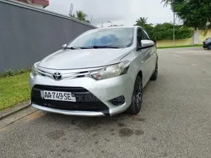 Toyota Yaris SE Hatchback 5dr 2014 Blue