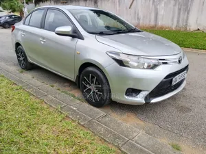 Toyota Yaris SE Hatchback 5dr 2014 Blue