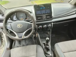 Toyota Yaris SE Hatchback 5dr 2014 Blue